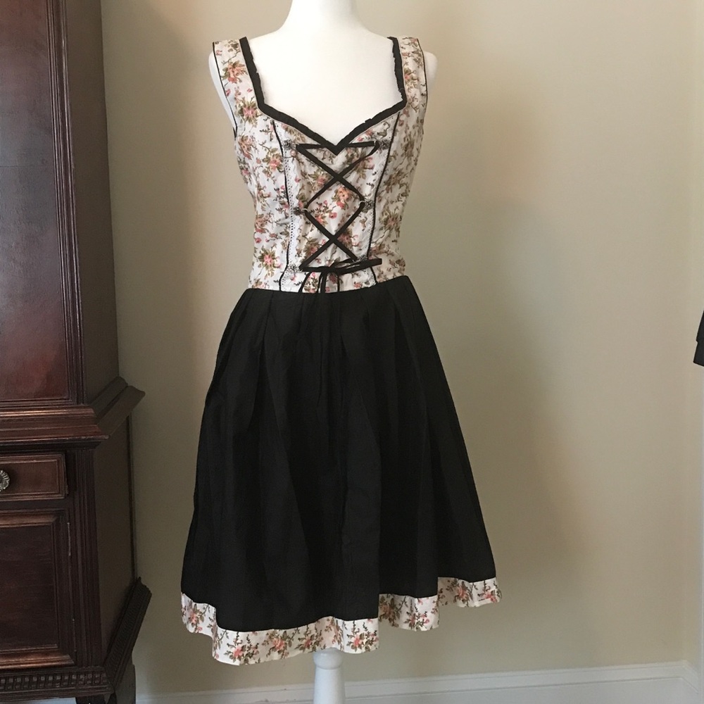 Floral Vintage Trachten-Style Dirndl